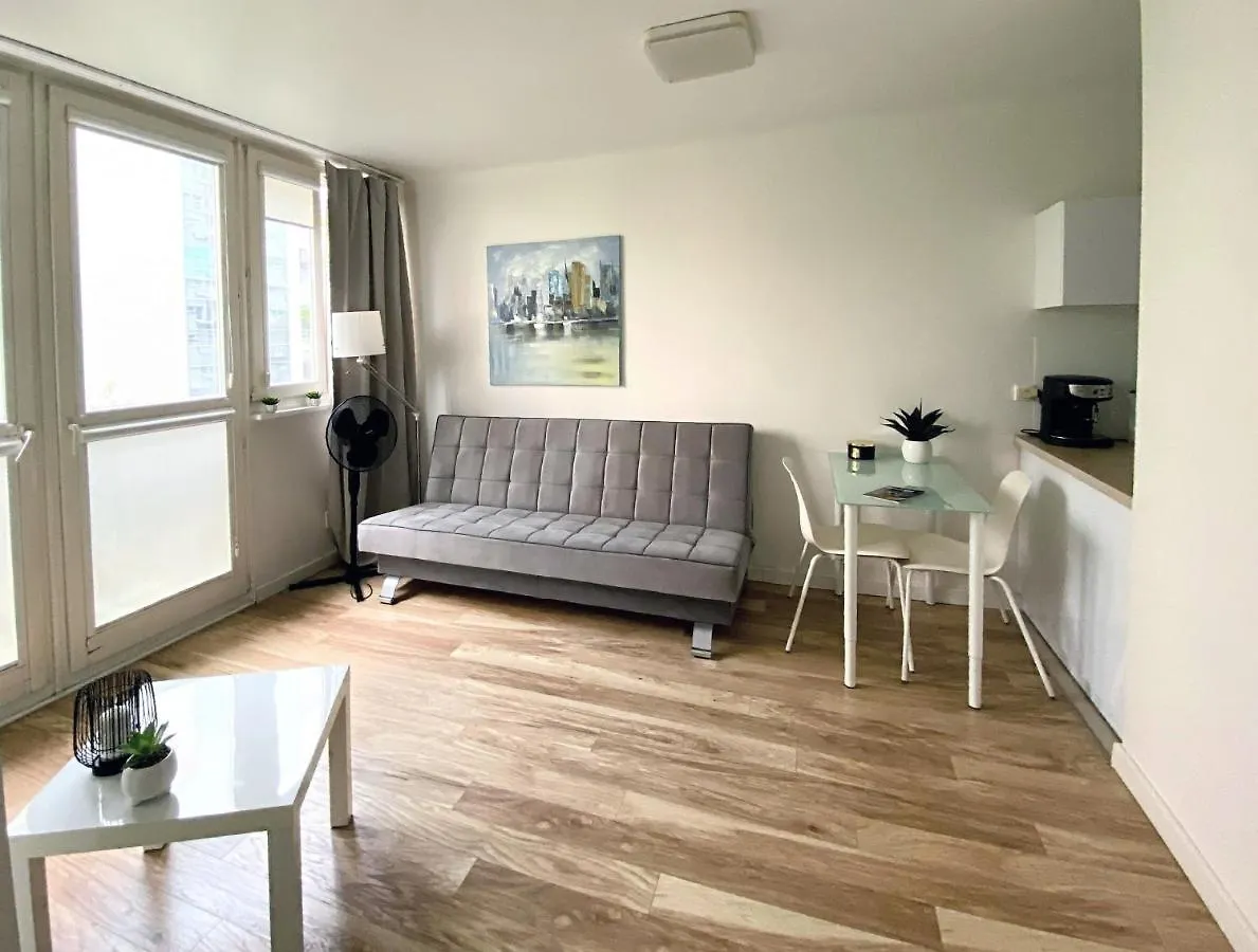 Warsaw Concierge Rondo Onz Daire
